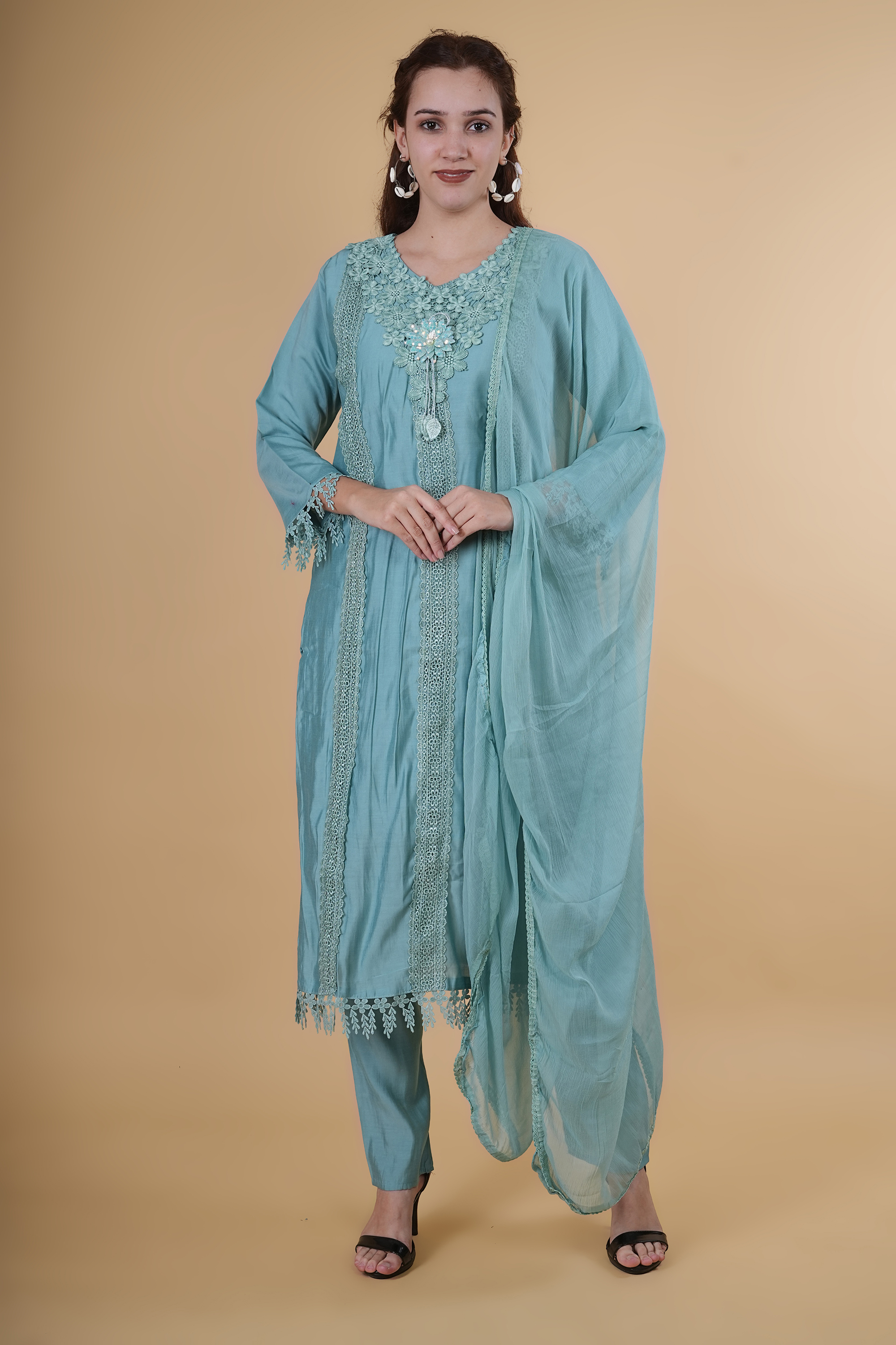 Shop the latest trends in women’s clothing at My Velvet Villa