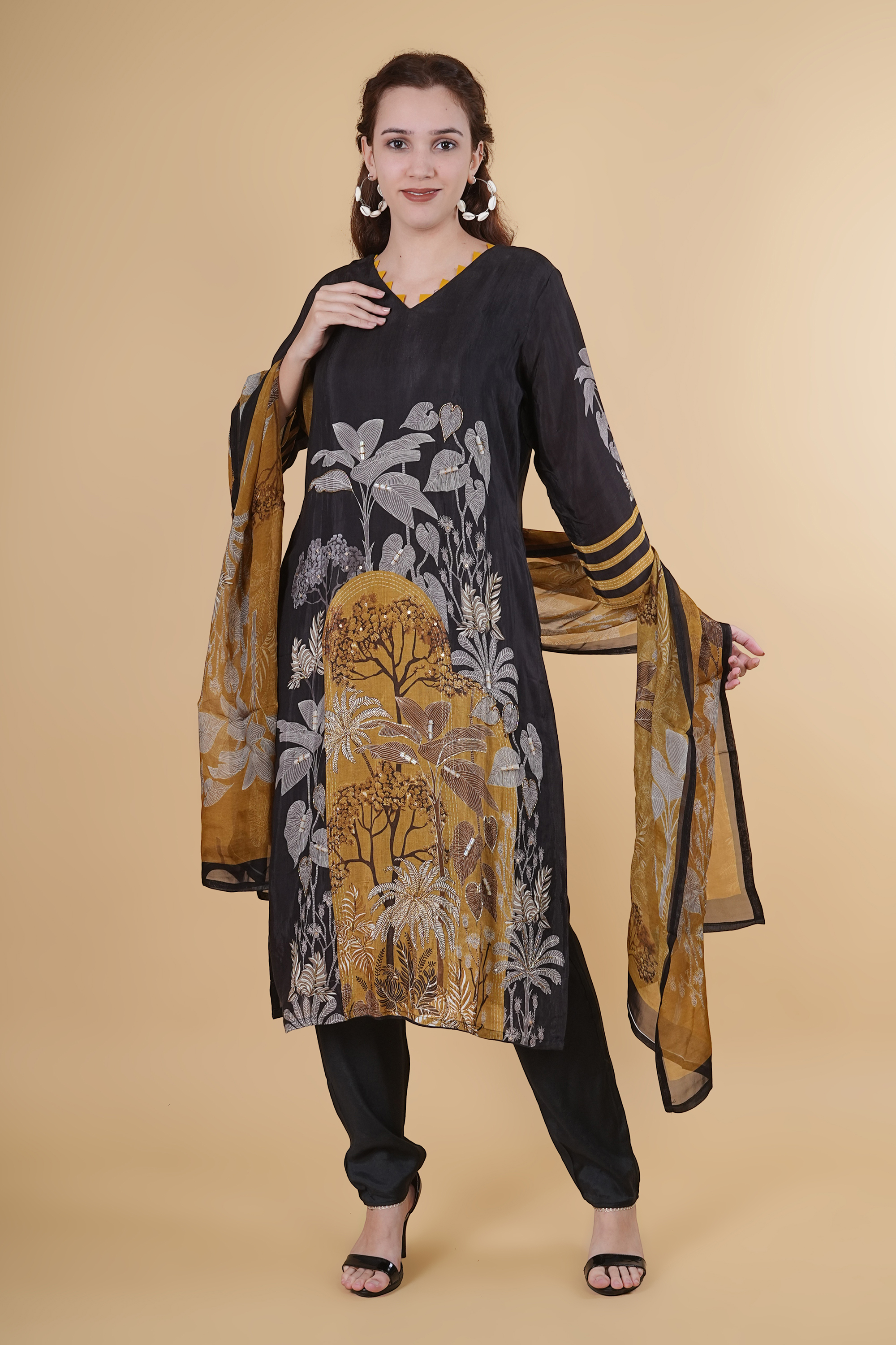 Shop the latest trends in women’s clothing at My Velvet Villa