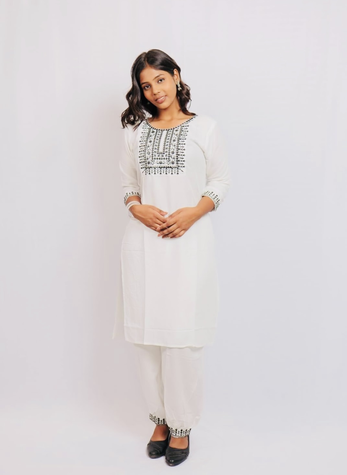 Shop the latest trends in women’s clothing at My Velvet Villa